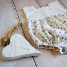 Carica l'immagine nel visualizzatore di Gallery, PAGLIACCETTO ALL'UNCINETTO NEW BORN - BIANCO