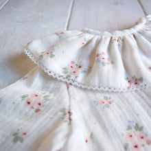 Carica l'immagine nel visualizzatore di Gallery, CAMICIA IN MUSSOLA - FIORI ROSA
