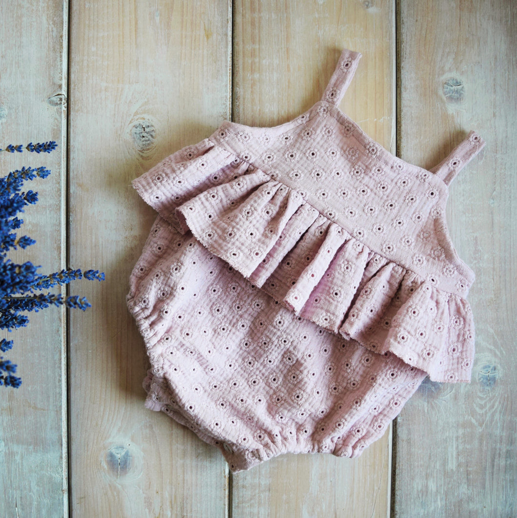 PAGLIACCETTO IN MUSSOLA CON RICAMI - ROSA