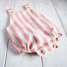 Carica l&#39;immagine nel visualizzatore di Gallery, SALOPETTE A RIGHE - ROSA
